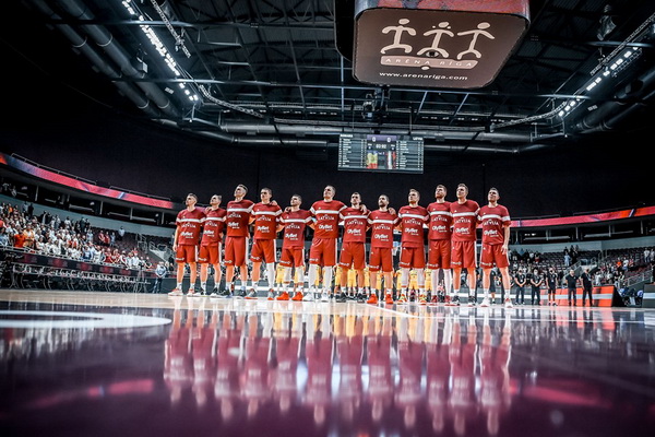 Latvija sutriuškino Rumunijos krepšininkus (J. Strelniekas nežaidė trenerio sprendimu)